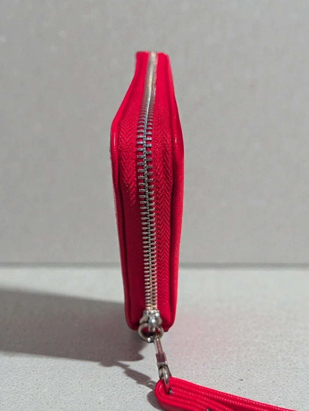 Steve Madden Zip Around Wallet Wristlet Red Clutch Bag Bzippy (EUC)